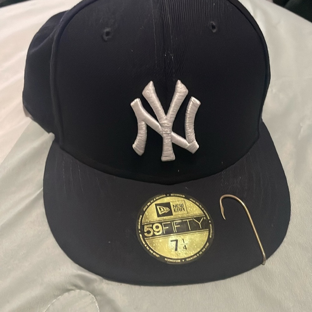 New York Yankees 1999 word series cap size 7 1/4